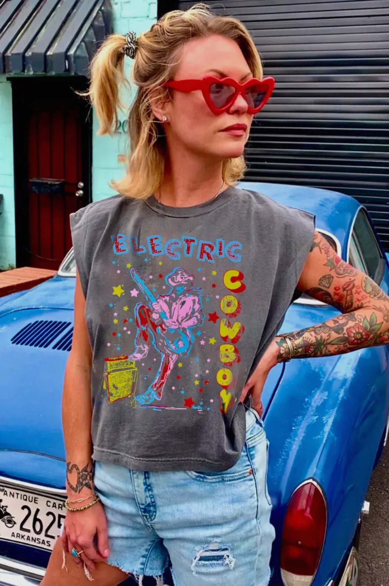 ELECTRIC COWBOY MIDRIFF BOXY MUSCLE CROP TOP