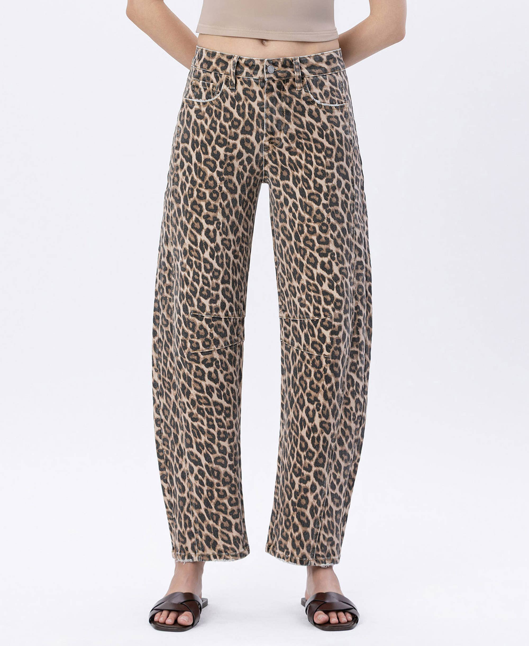HIGH RISE LEOPARD PRINT BARREL JEAN