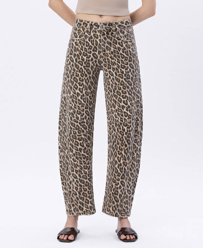 HIGH RISE LEOPARD PRINT BARREL JEAN