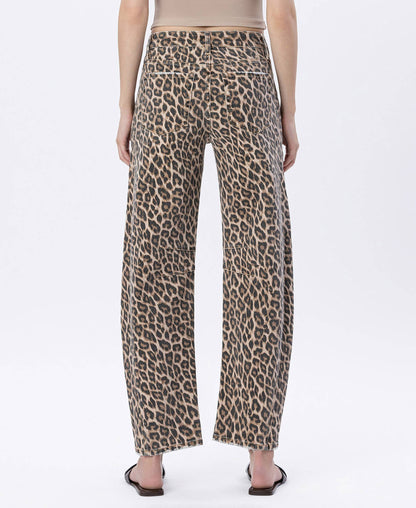 HIGH RISE LEOPARD PRINT BARREL JEAN